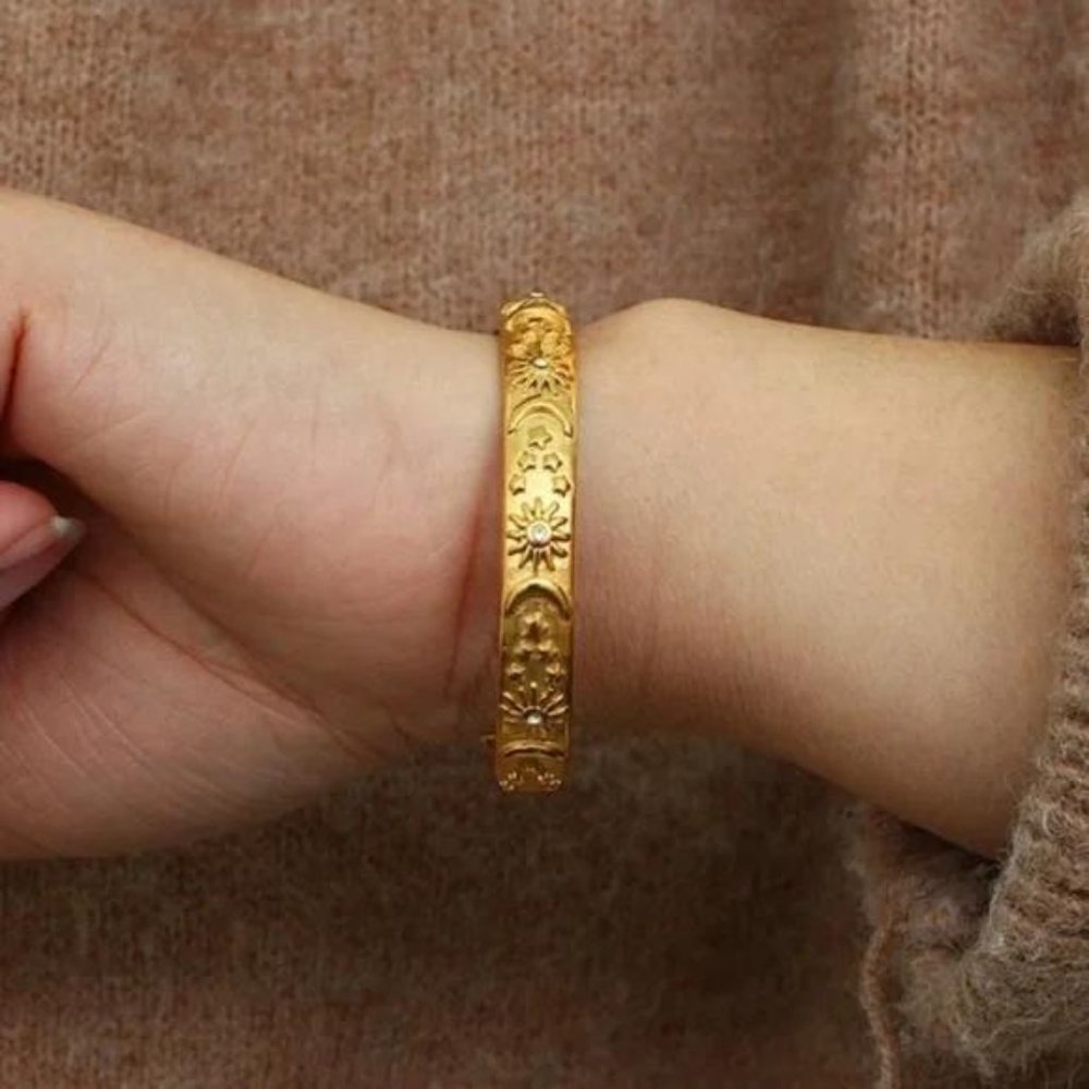 NEW 18K GOLD SUN MOON STAR CUFF BRACELET, NICE BRACELET, CUTE BRACELET